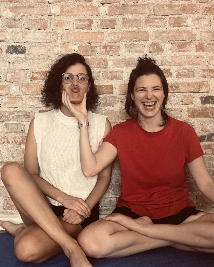 Sobre nós: Dani e Jéssica